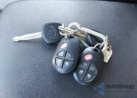 2011 Toyota Highlander Se V6 from USA, damaged, VIN 5TDBK3EHXBS081740